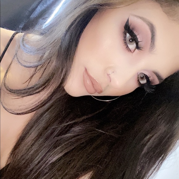 Meet your Posher, Cheyenne - Picture 3 of 7